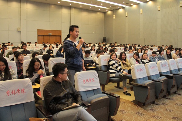 生物工程系举办了“提高学历层次，增加就业砝码”专接本咨询会